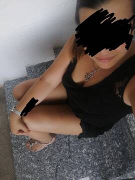 la ragazza della porta accanto..