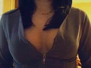 Public Photo of Brun3tteSexY18